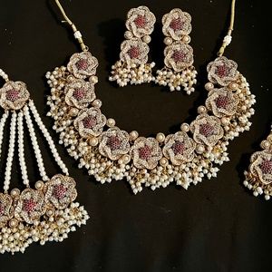 Beautiful  naurattan Pakistani bridal jewelry set